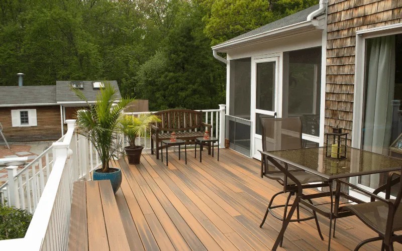 beautiful-elevated-stained-wood-pvc-railings_result